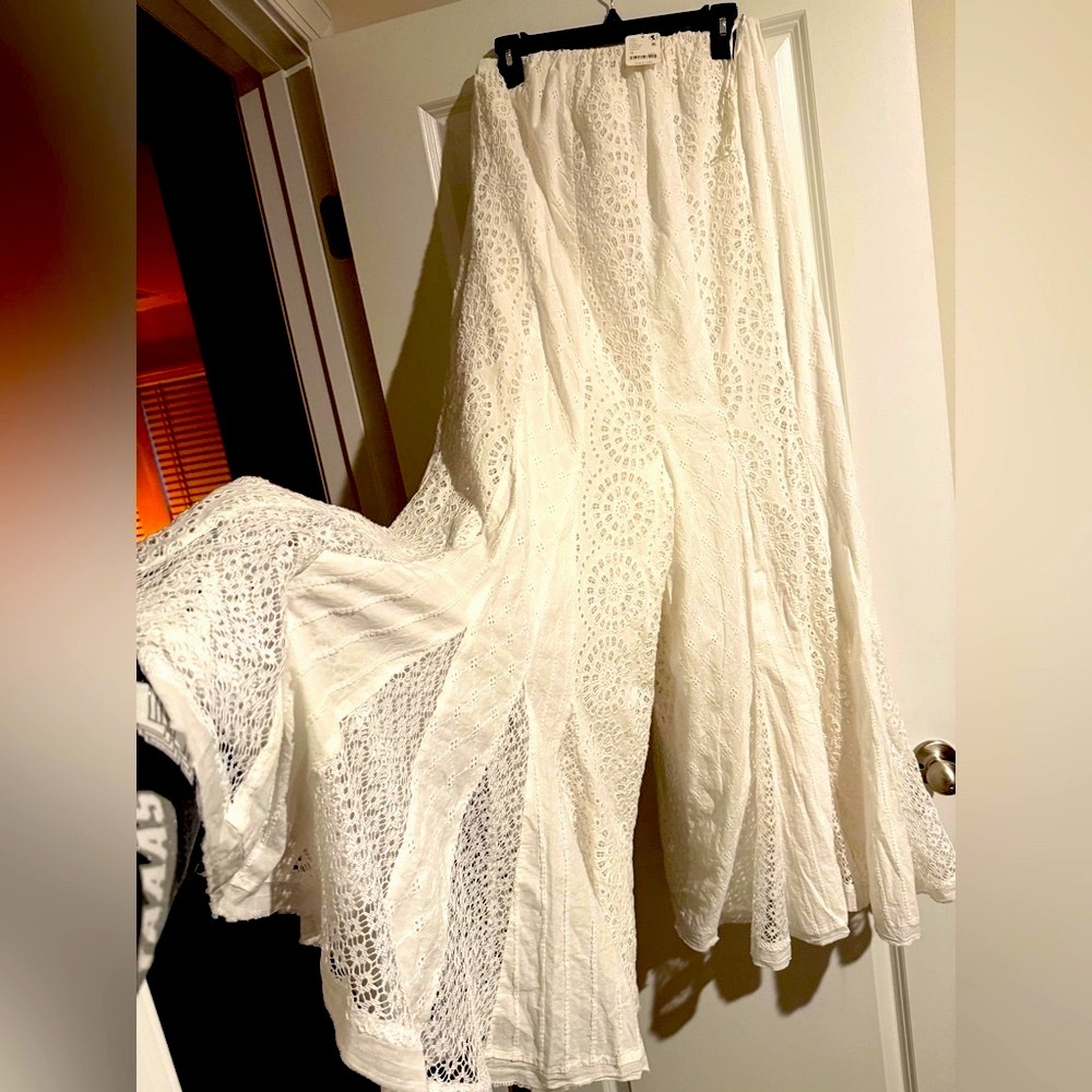 Free People Ivory embroidered onesie 🔥 Size M